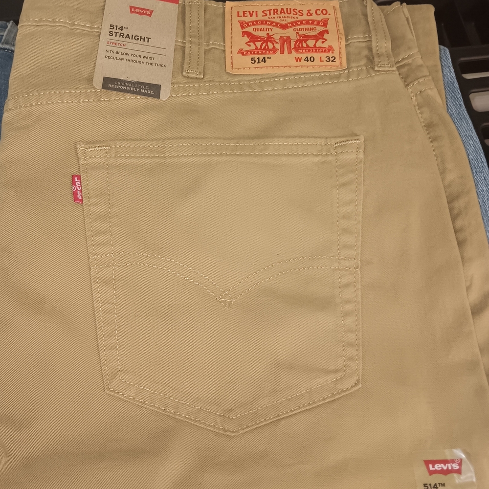 Levi's 514 Straight Khaki Pants
